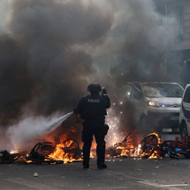 Francia Desplegará 70 Mil Policías y Gendarmes Ante Nuevas Protestas y Temor a Saqueos
